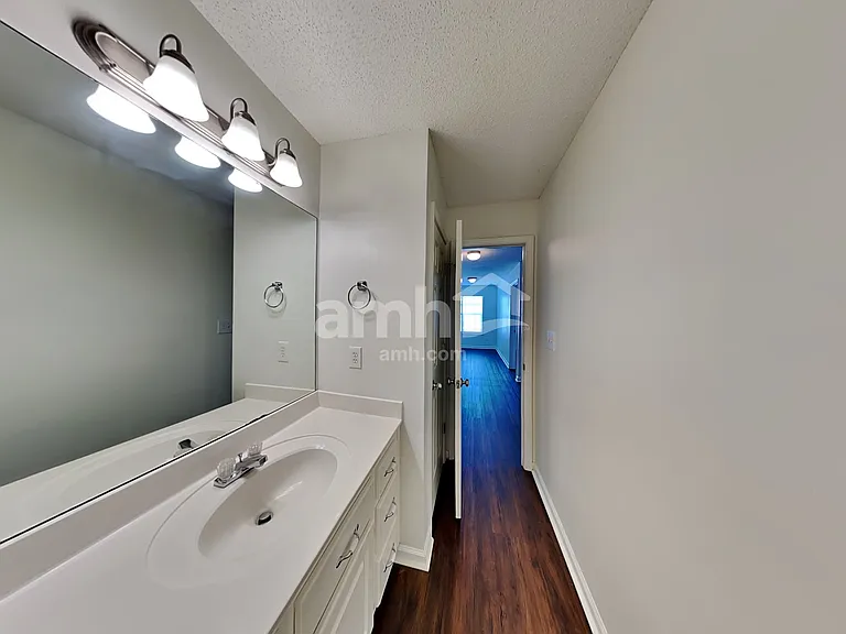 208 Mackenzie Ct — Photo 16