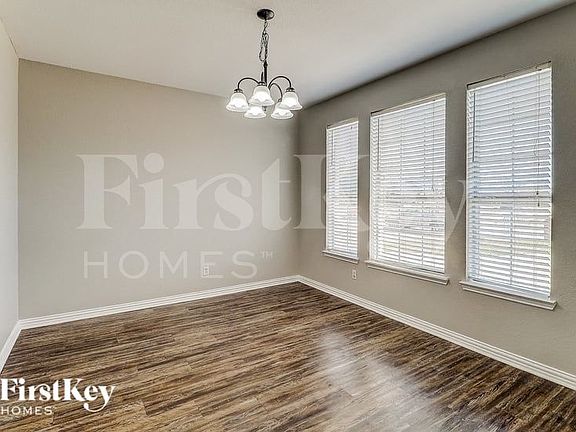 4th image of 3001 Creekbend Ct