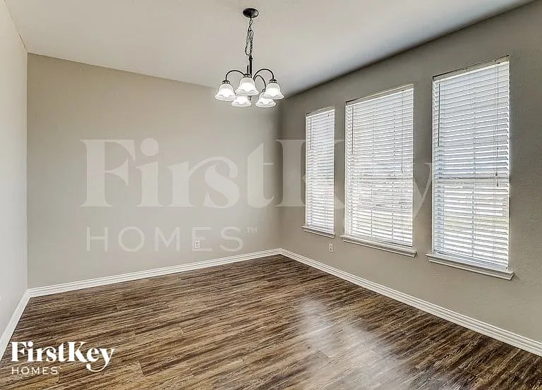 3001 Creekbend Ct — Photo 4