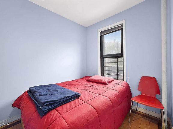 2nd image of 3692 Broadway APT 21