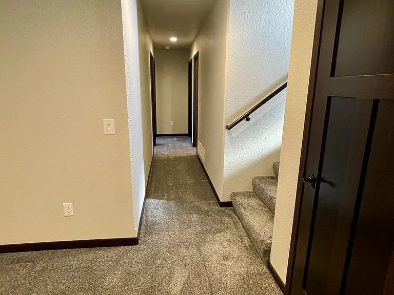 557 Mace Dr — Photo 21