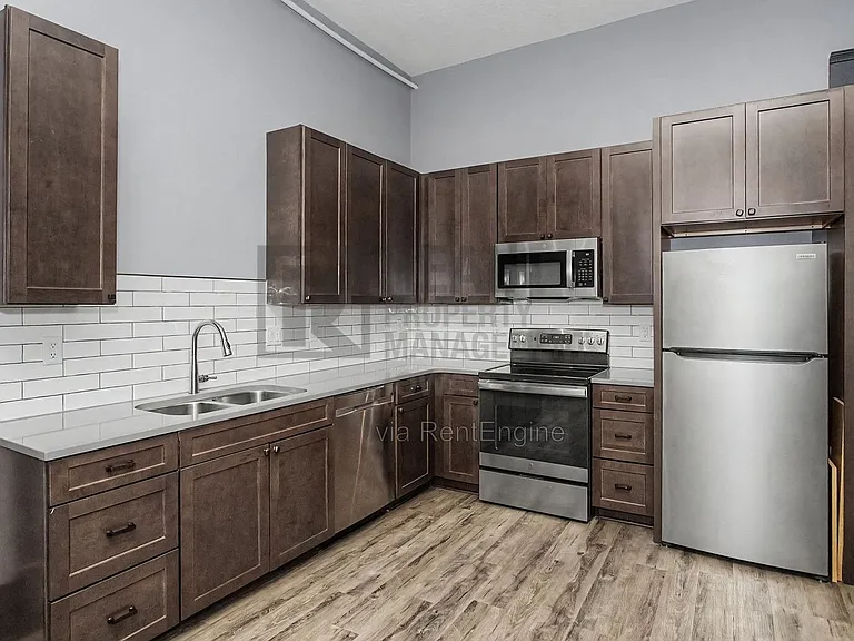 1214 2nd St #8 — Photo 7