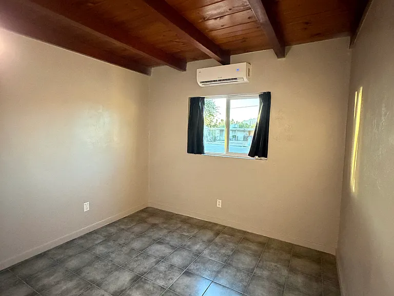 2758 N Montezuma Ave — Photo 10