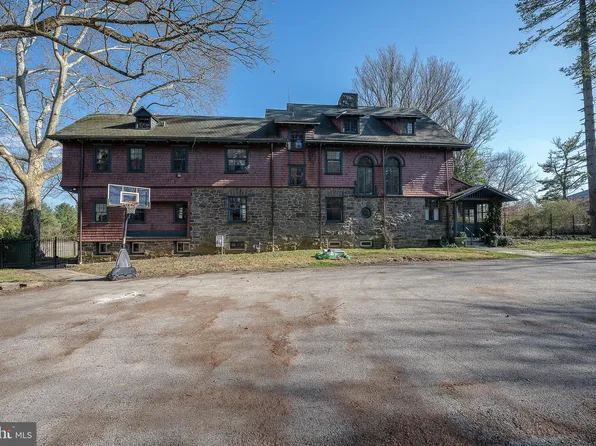 1731 County Line Rd, Villanova, PA 19085