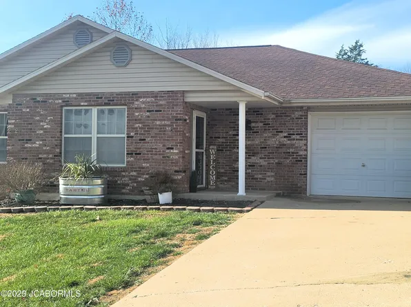 2112 Red Oak Dr #A, Jefferson City, MO 65109