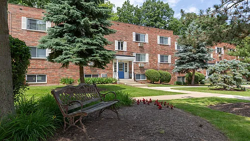 Kensington Club Apartments Photo 1