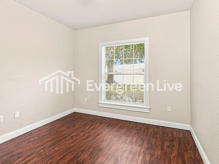 4922 Bobbie Ave — Photo 10