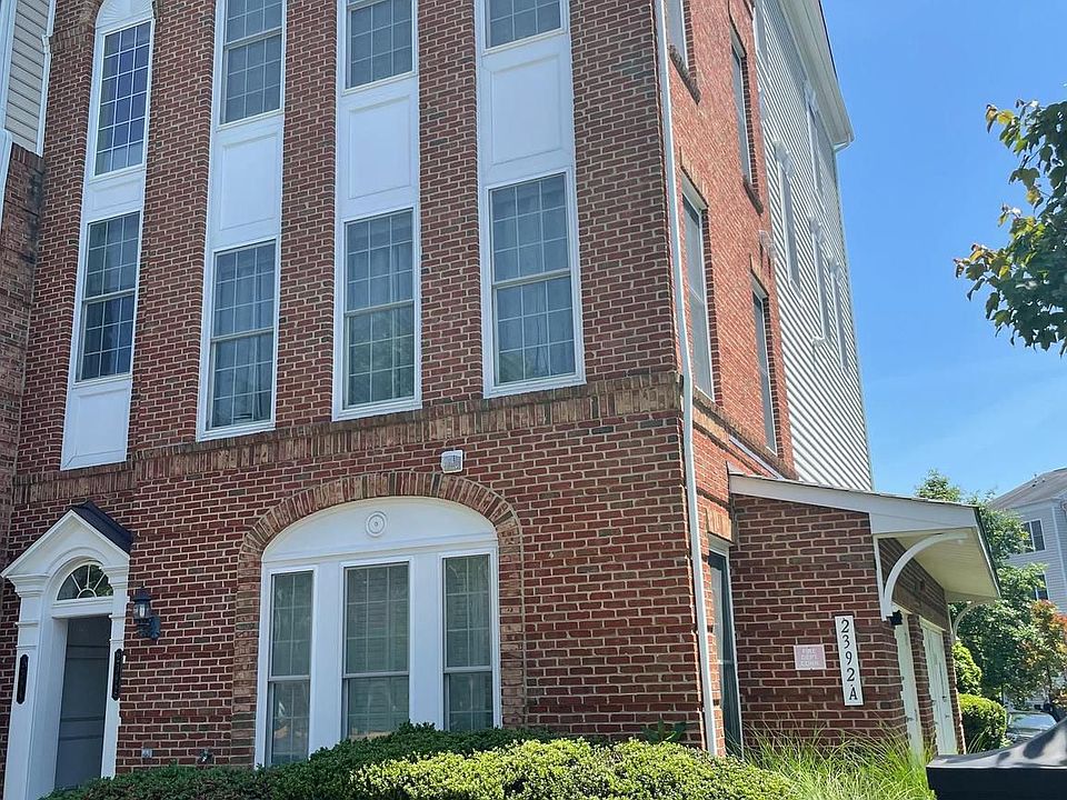 2nd image of 2392 Brookmoor Ln #399A
