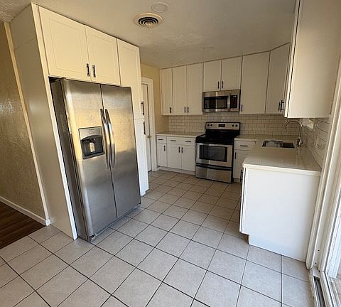 4th image of 6103 NW Dearborn Ave