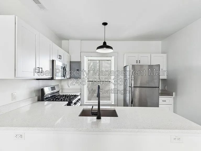 1612 Bagley St #2 — Photo 2