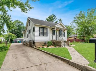 29019 Birchlawn St, Garden City, MI 48135