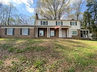 6 bed, 3.5 bath, 3324 sqft, $2,200 — Photo 1