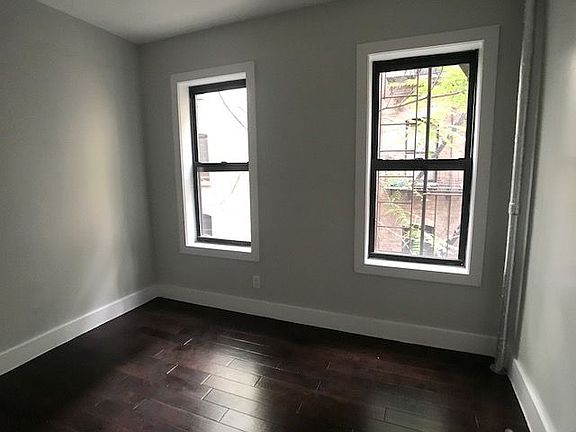 3rd image of 24 Saint Nicholas Pl APT 1D