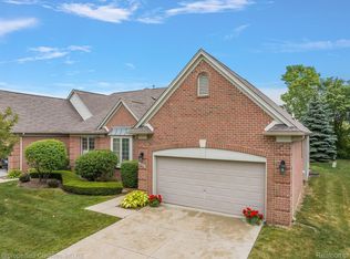 40548 Oakbrook Dr, Sterling Heights, MI