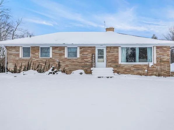 2860 E Center Rd, Hastings, MI 49058