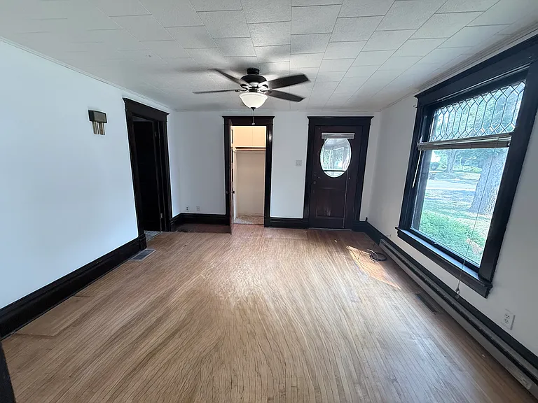 741 Elgin St #1 — Photo 18