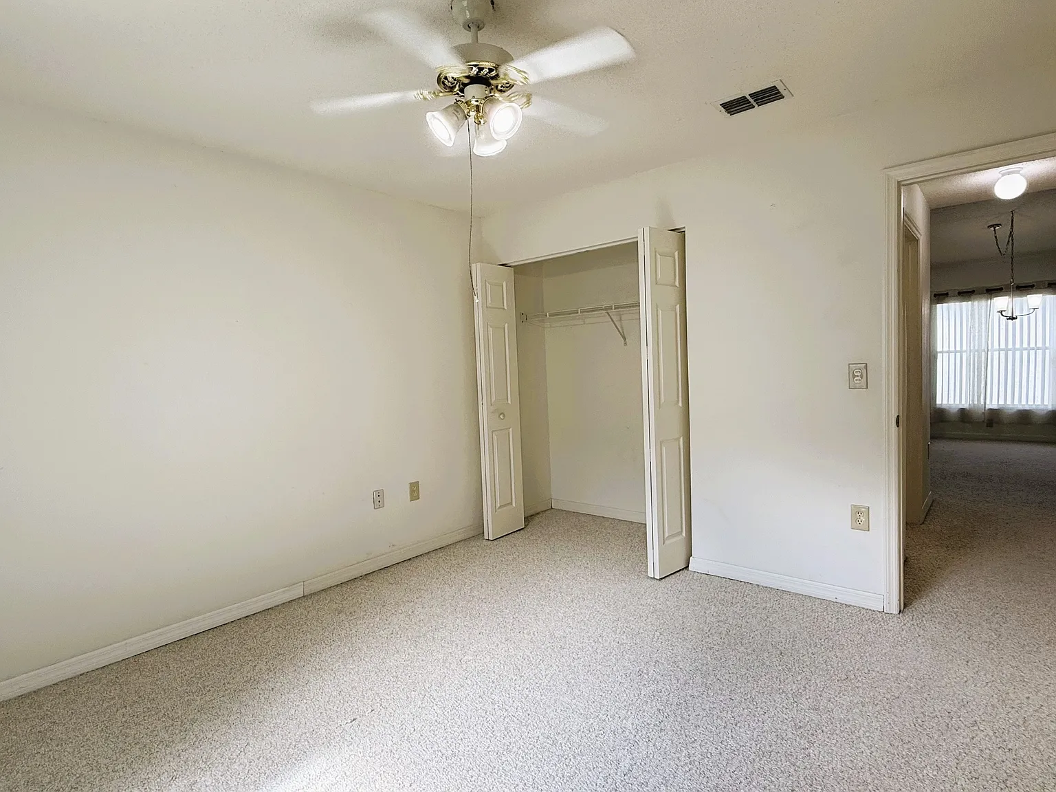 260 Lake Suzanne Drive - 1 — Photo 4