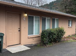 157 Peckerwood Ln #C, Grants Pass, OR 97527