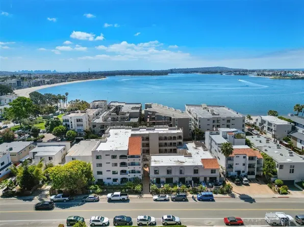 1225 Pacific Beach Dr Unit 2E, San Diego, CA 92109