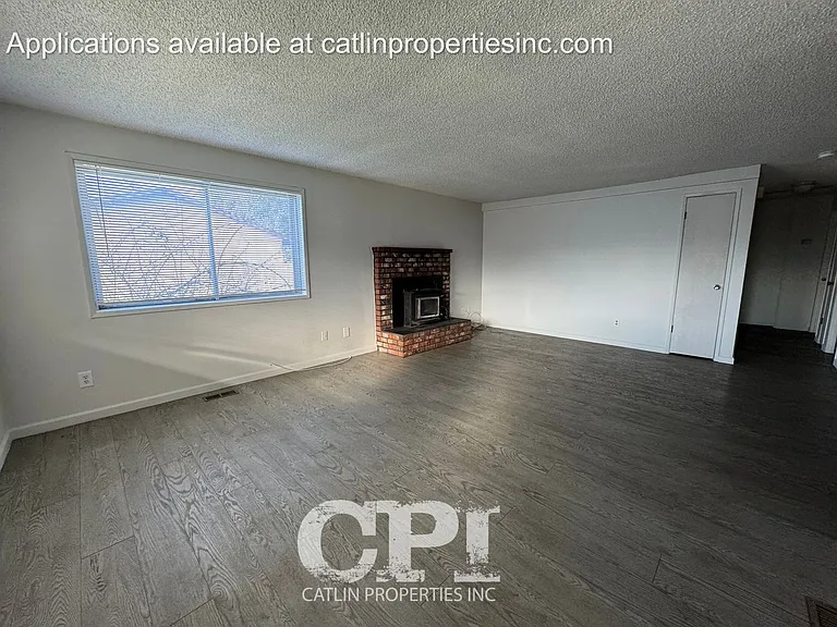 410 Brierwood Ct SE — Photo 3