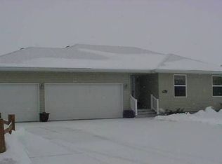 4047 Lillie Dr, Grand Island, NE 68803