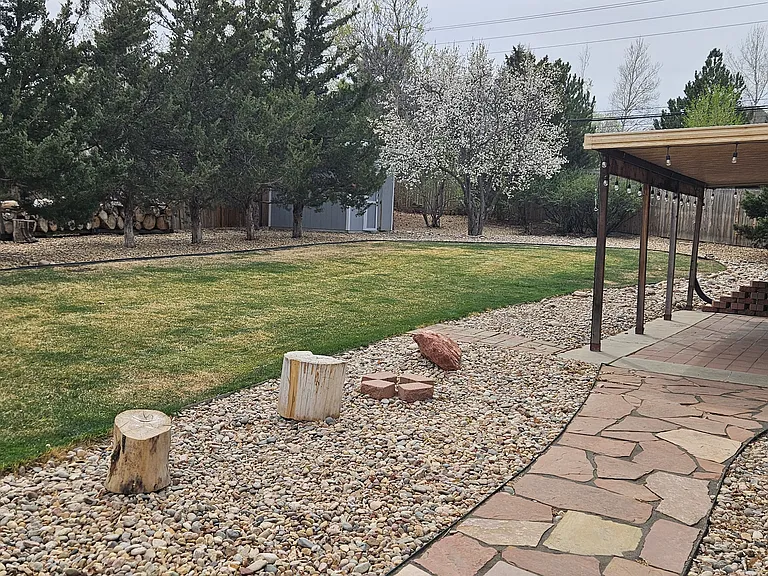 1805 S Pratt Pkwy — Photo 15