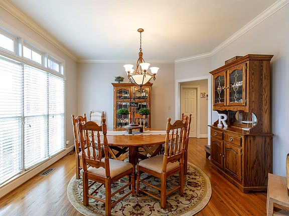 4th image of 301 Quail Ridge Ct