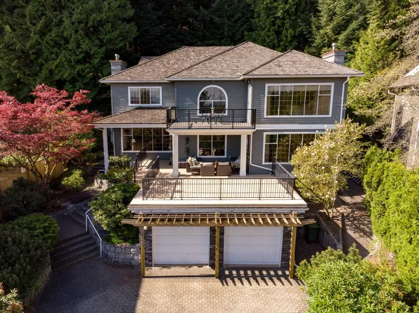3973 Braemar Pl, North Vancouver, BC V7N 4M8