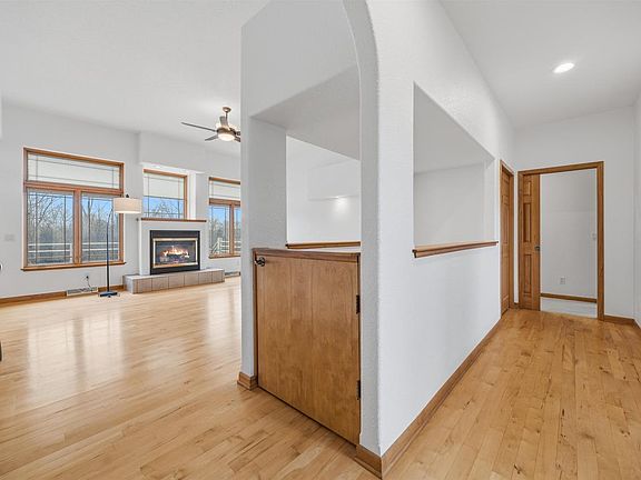 5th image of 711 Lucas Lane