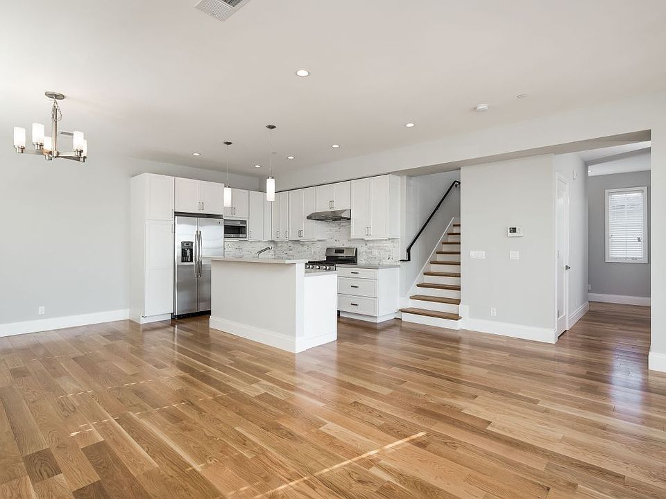 1st image of 436 Laurel St APT 1