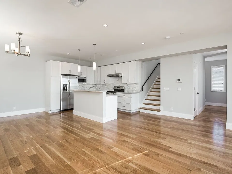 436 Laurel St #1