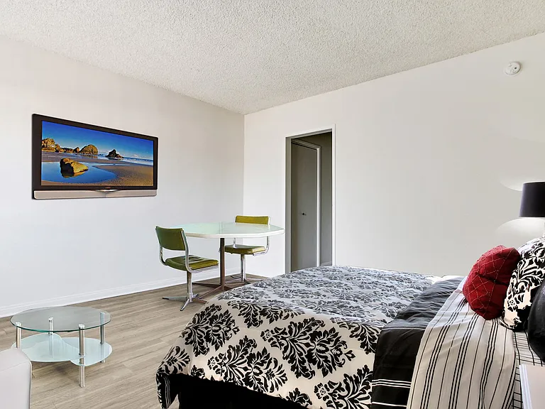 7242 De Soto Ave — Photo 21