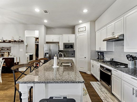 4th image of 9546 Kavik St