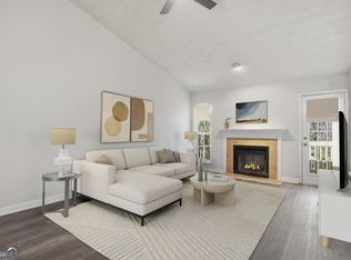 382 Teal Ct, Roswell, GA