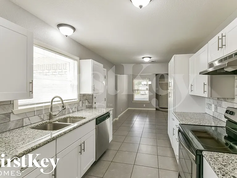 2502 Costa Mesa Dr — Photo 7