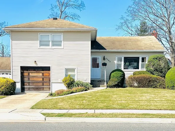 1563 Prospect Ave, East Meadow, NY 11554
