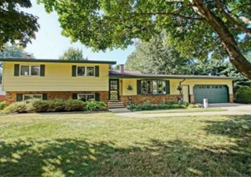 1st image of 3221 Forest Dr