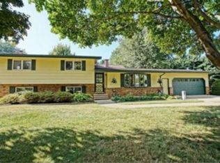 3221 Forest Dr, Conneaut, OH 44030