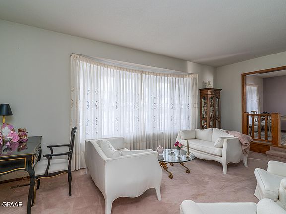 5th image of 1122 Groveland Ave
