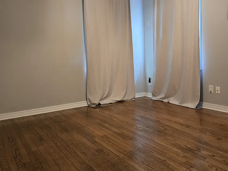 1413 Oxford Way — Photo 9