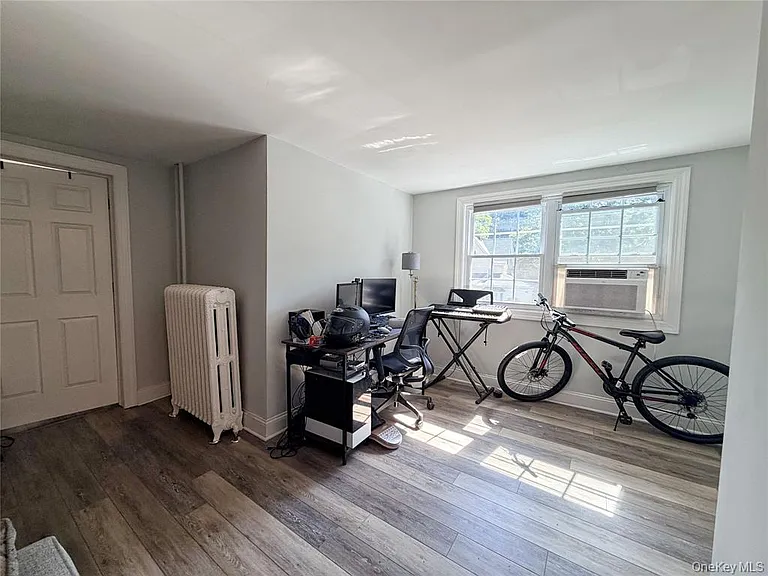 1143 E Main St — Photo 3