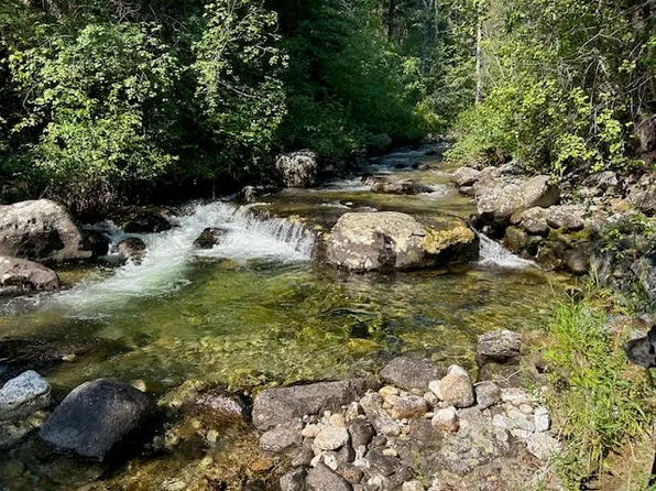 454 Living Water Ln, Victor, MT 59875