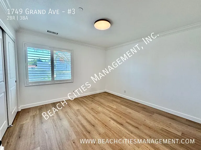 1749 Grand Ave #3 — Photo 38