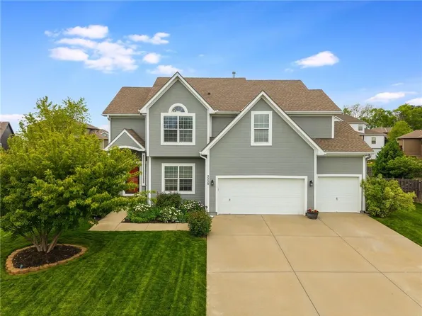 2228 SW Hawk View Rd, Lees Summit, MO 64082