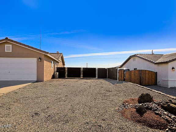 2nd image of 3124 Shoshone Dr