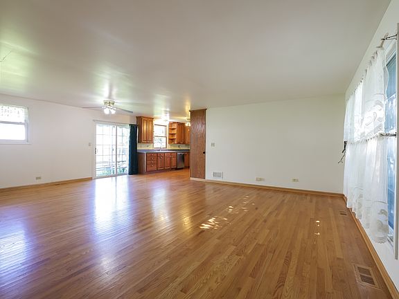 5th image of 536 Indianwood Dr