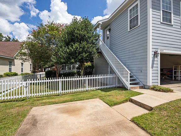 2nd image of 3253-1 Stanhope Dr