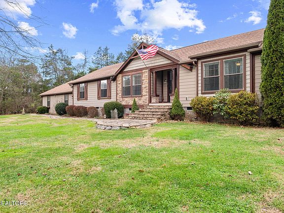 3rd image of 111 Kanott Ln