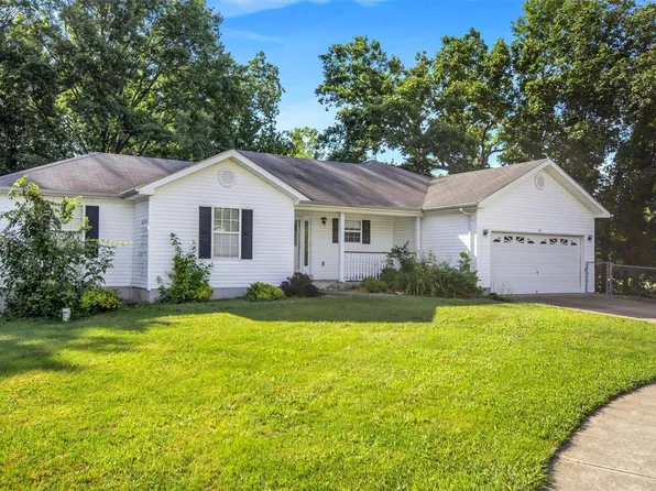1101 Pinewood Dr, Pacific, MO 63069