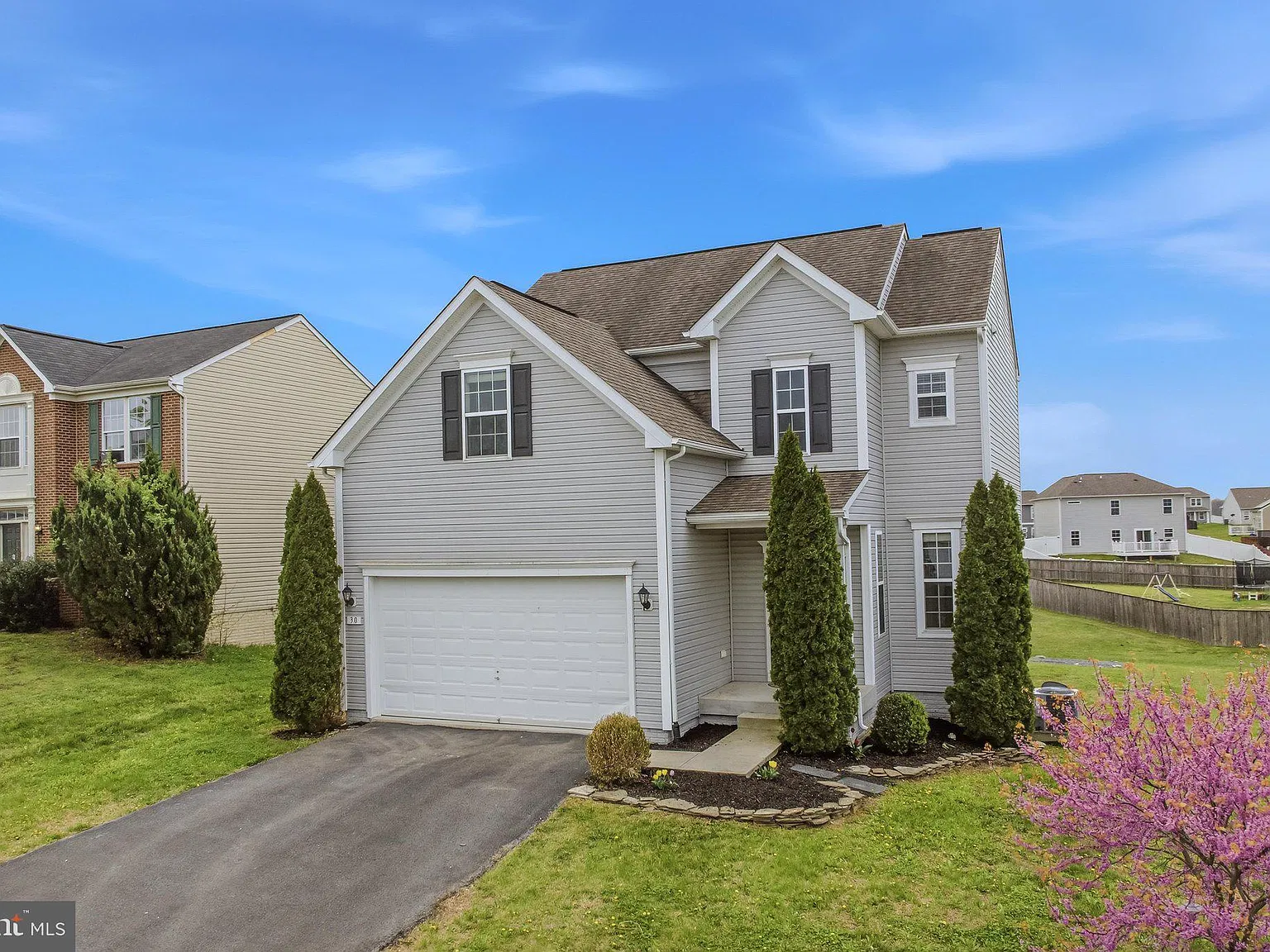 4 bed, 2.5 bath, 1792 sqft, $2,000 — Photo 2